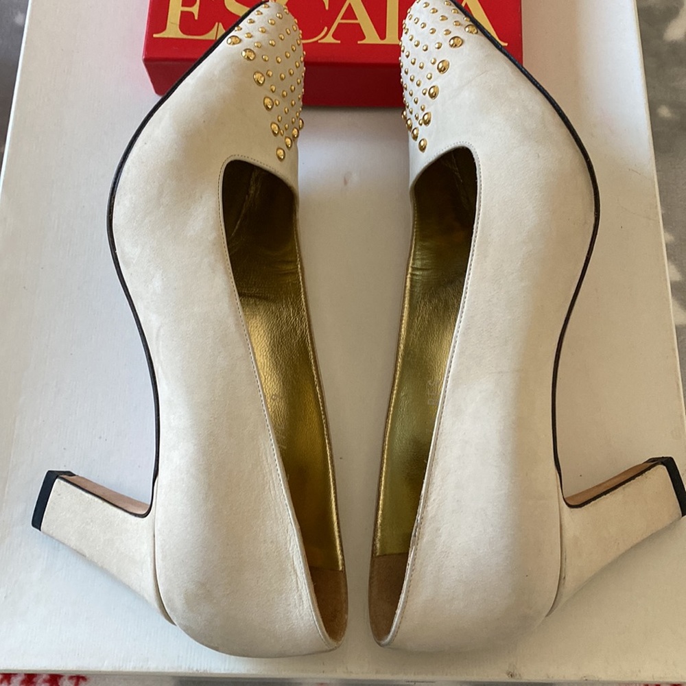 Vintage Escada Suede Pumps with Gold Accents - Size 7.5B - Picture 4 of 6